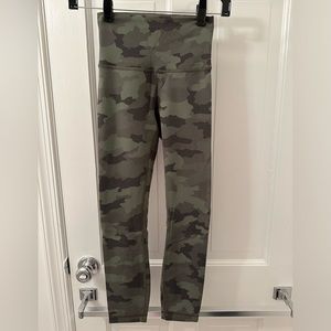 Wunder Train High-Rise Crop 23”